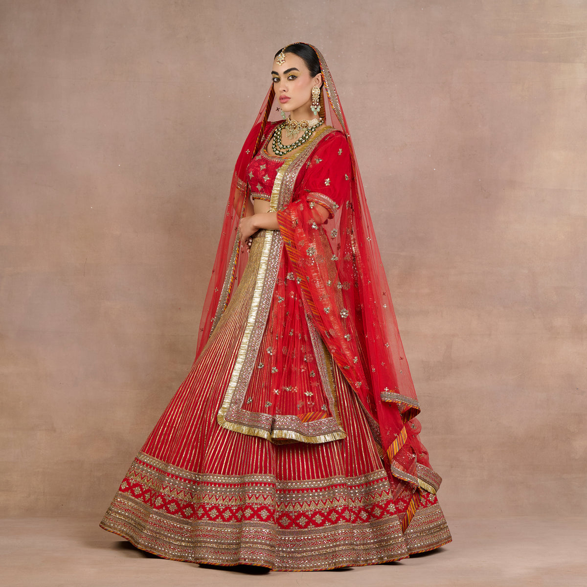 Crimson Red Veil | Siddi
