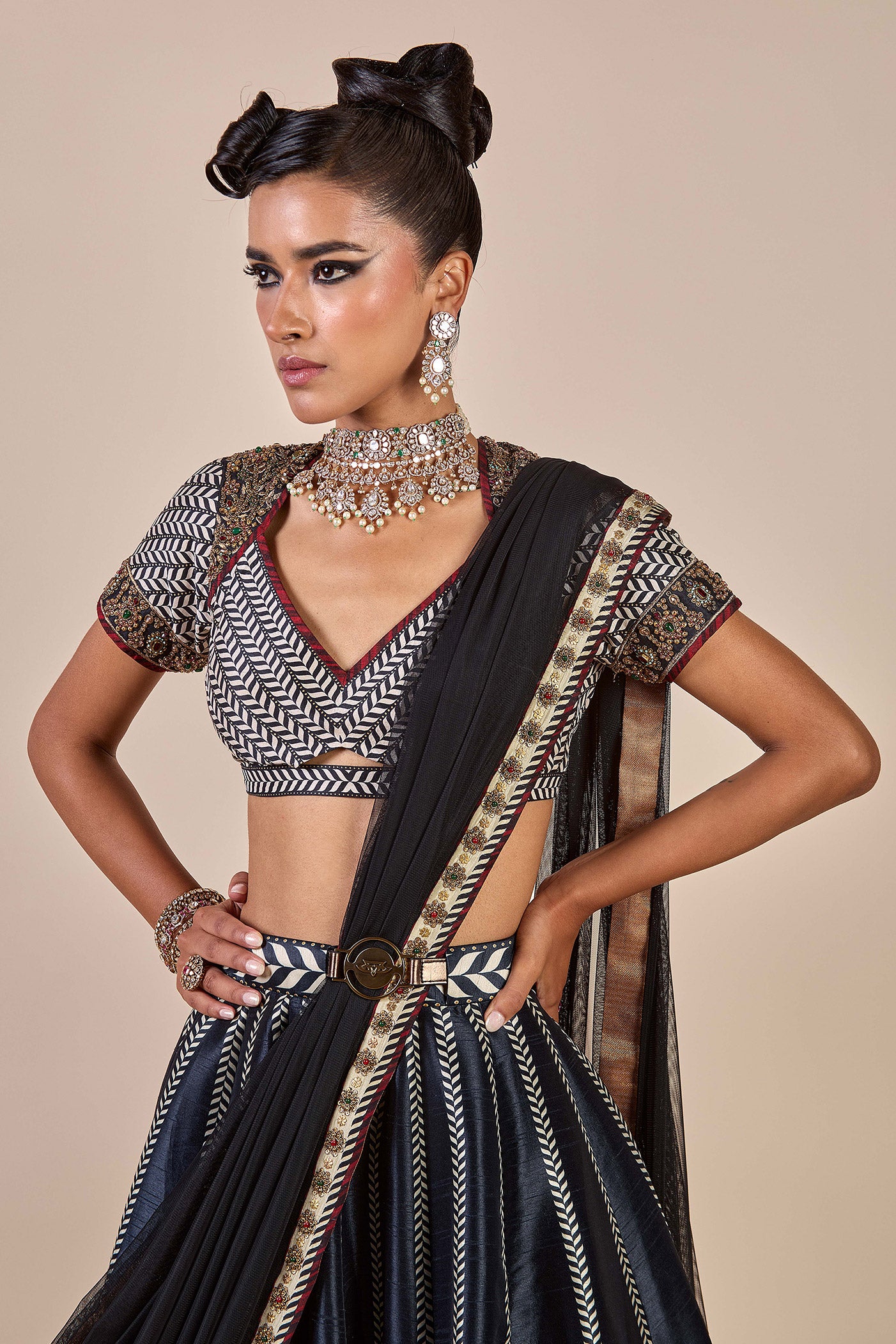 Rich Black Stole | CHHĒ