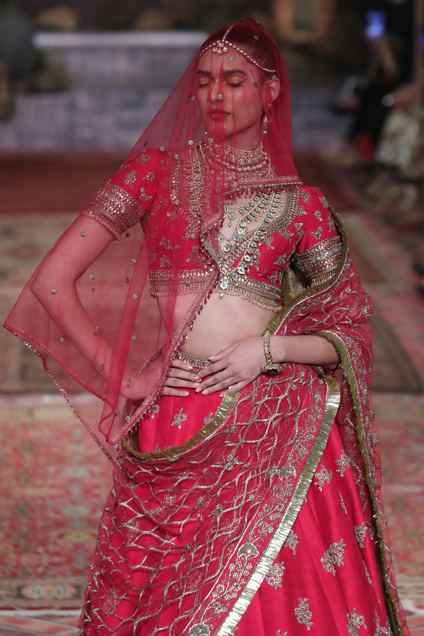 Classic Red Veil | MURAQQA