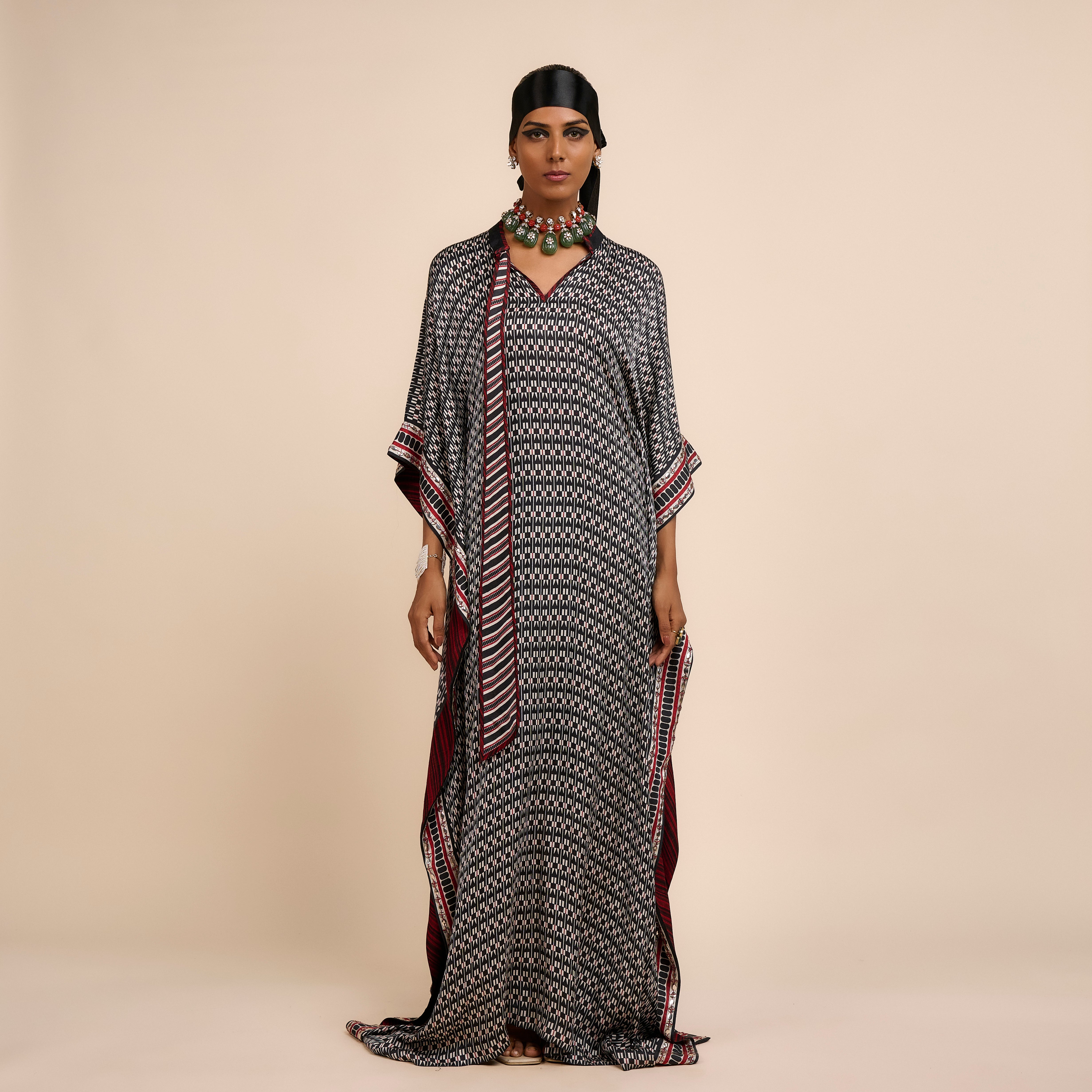 Noir - Ivory Kaftan | Nau