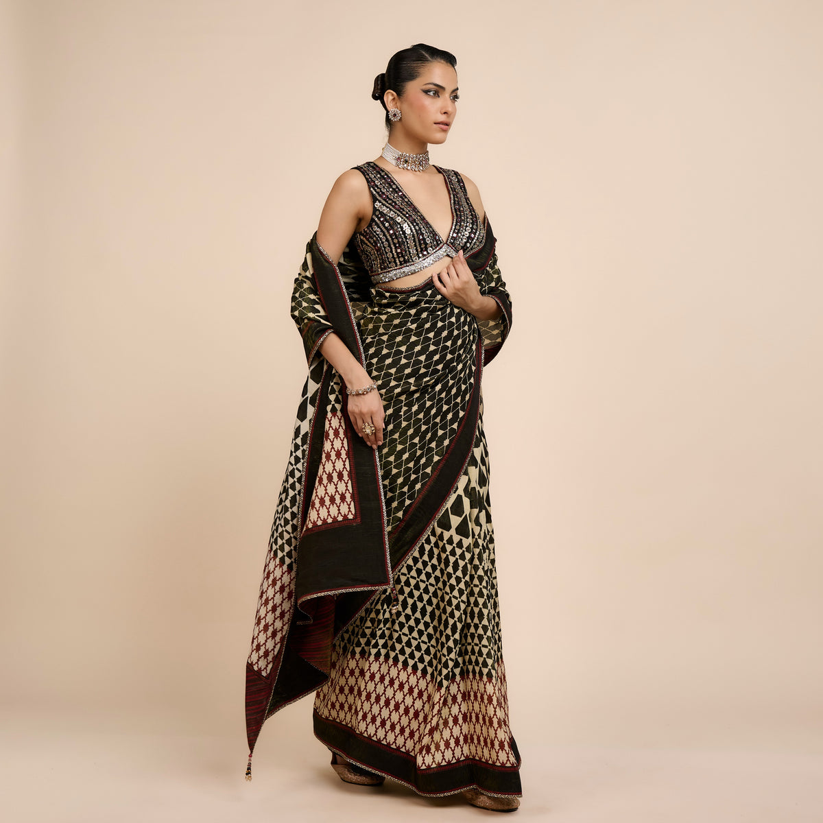 NOIR PRINTED SAREE SET | Festive Edit