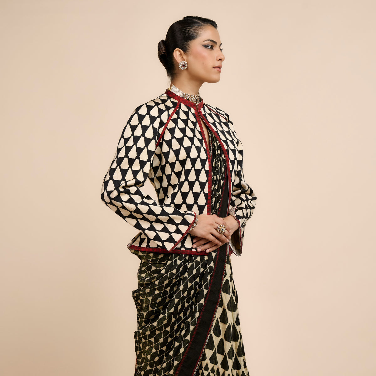 IVORY PRINTED REVERSIBE IKA JACKET | FESTIVE EDIT