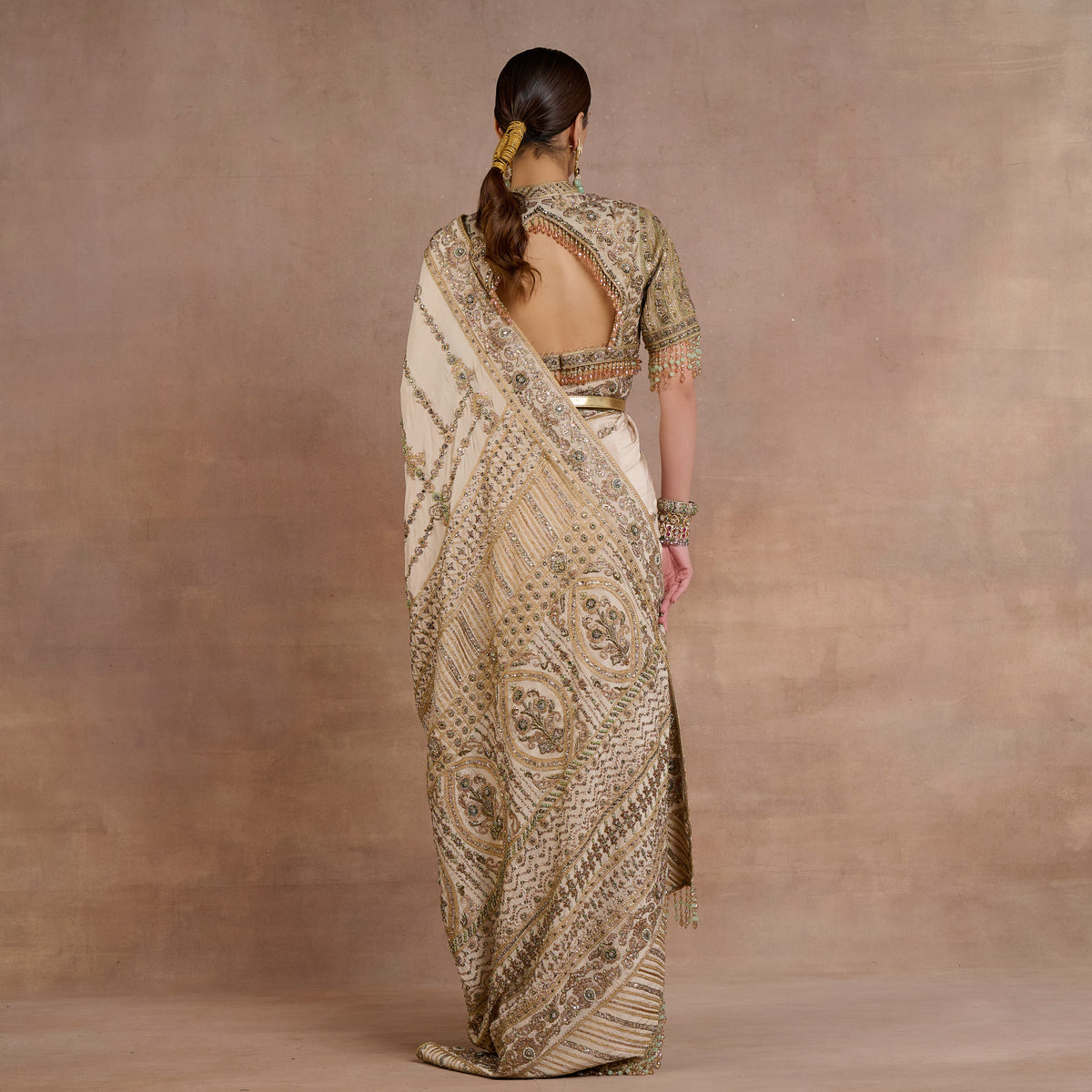 Almond Ivory Saree Set | Siddi