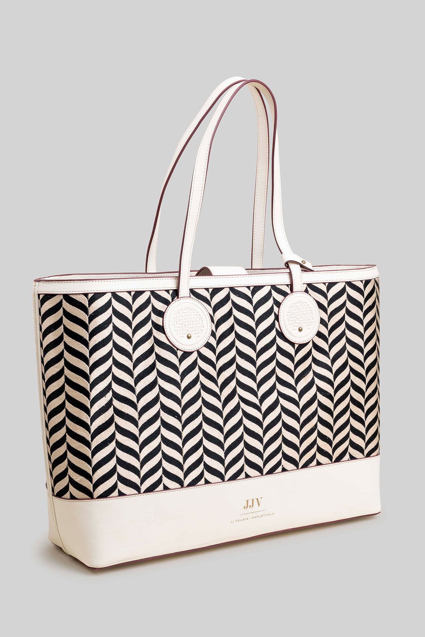 Satin Stitch Che Tote Bag | Ivory