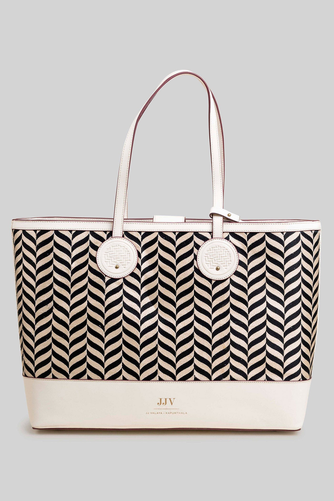 Satin Stitch Che Tote Bag | Ivory