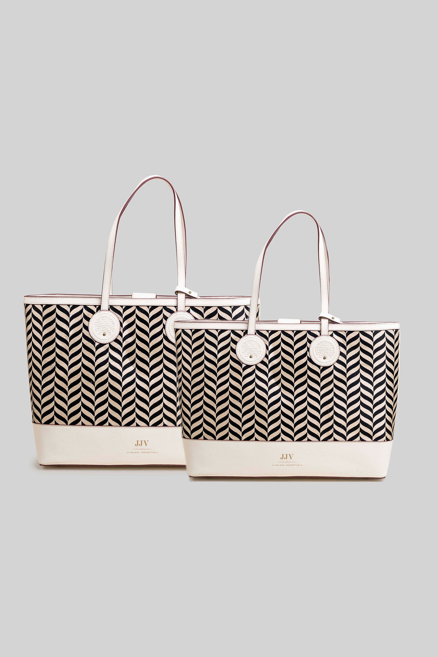 Satin Stitch Che Tote Bag | Ivory