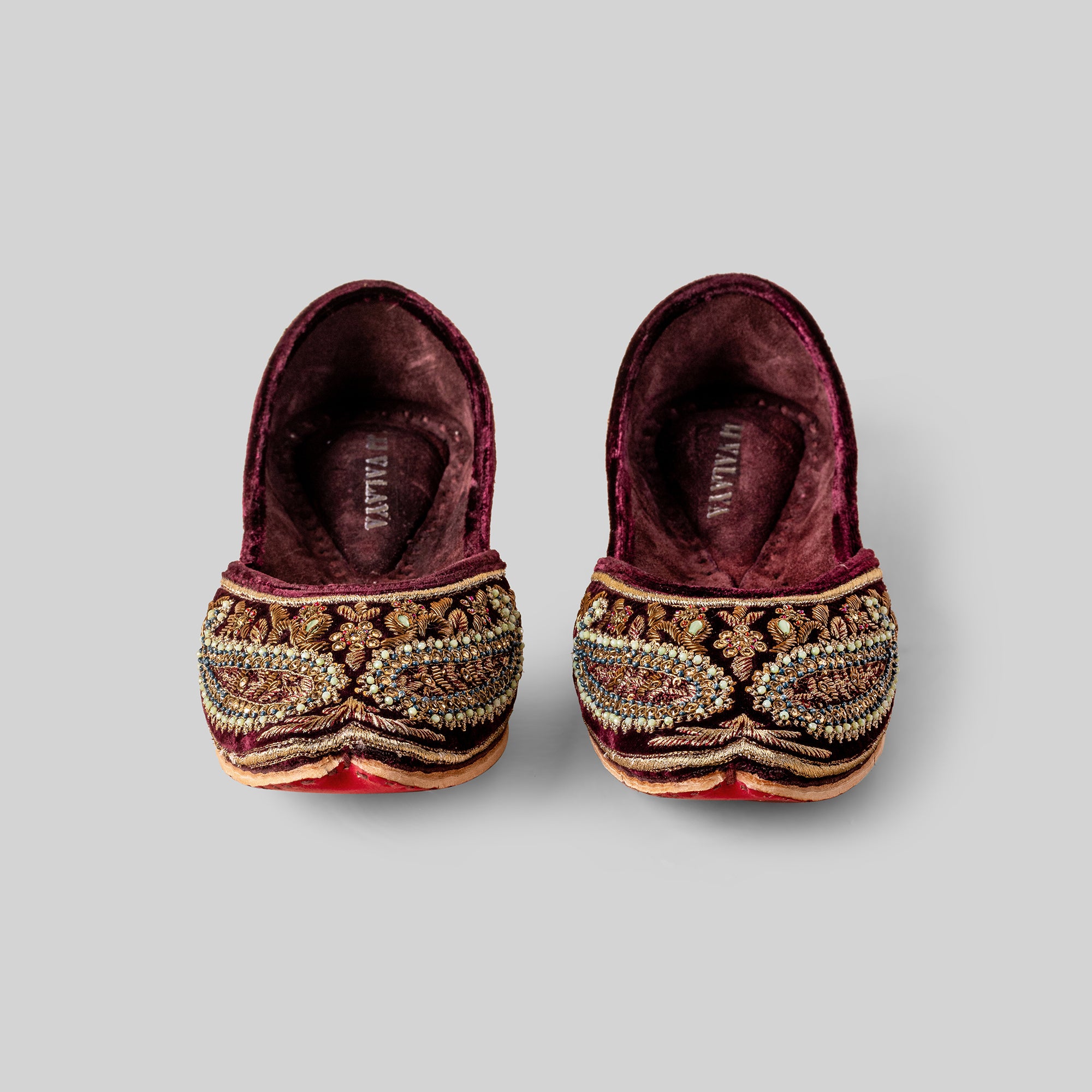 Burgundy Embroidered Juttis