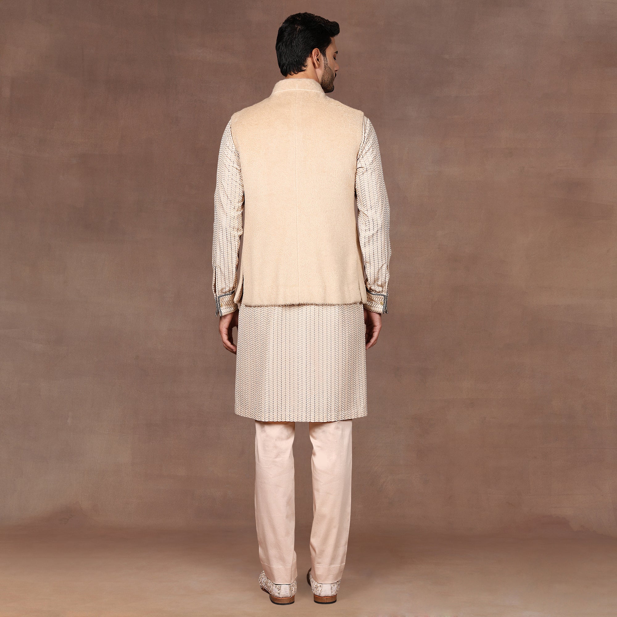 Crème Ivory Chevron Nehru Jacket Set | EAST
