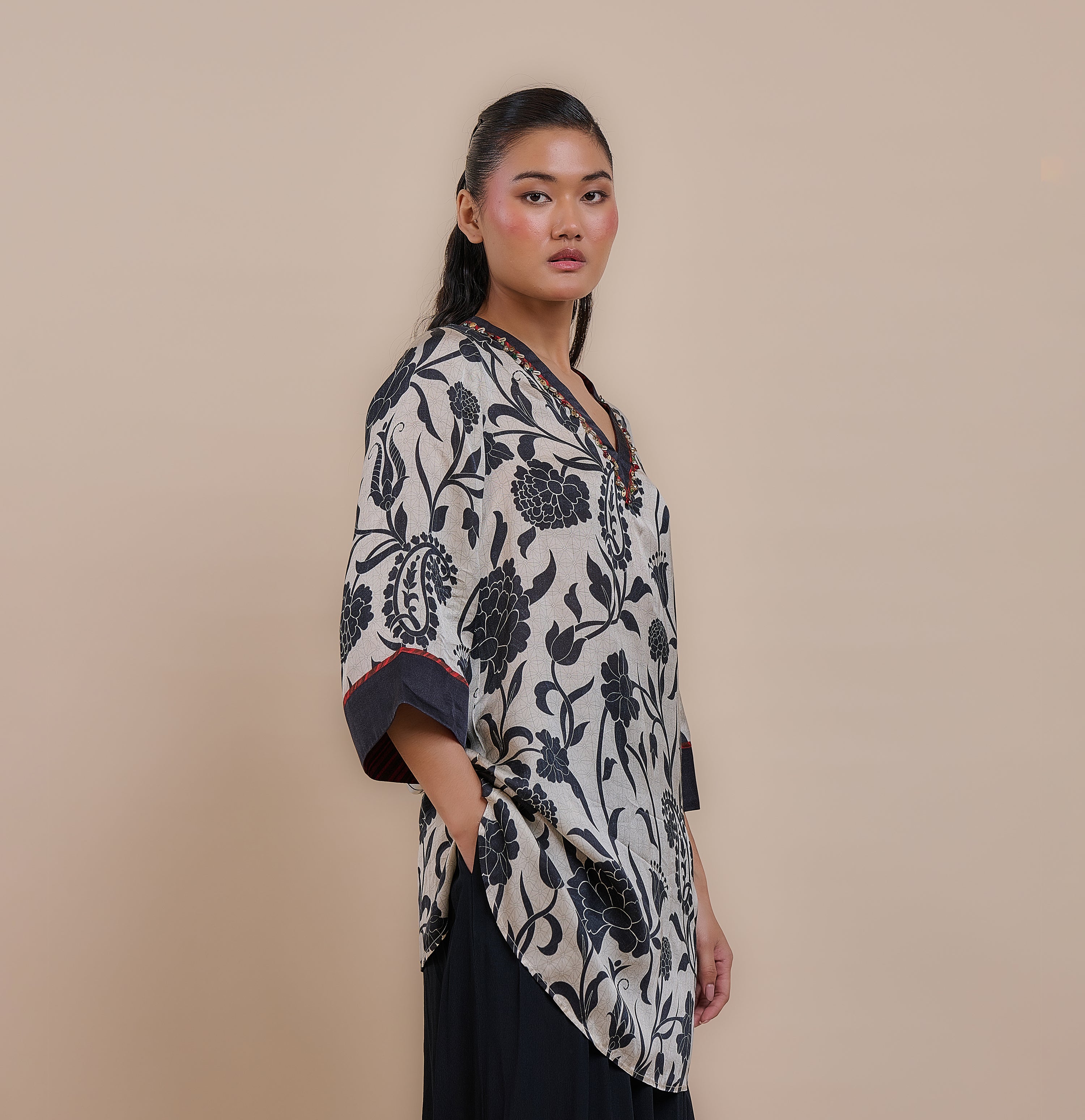 Crème Ivory - Noir Tunic | ATTH