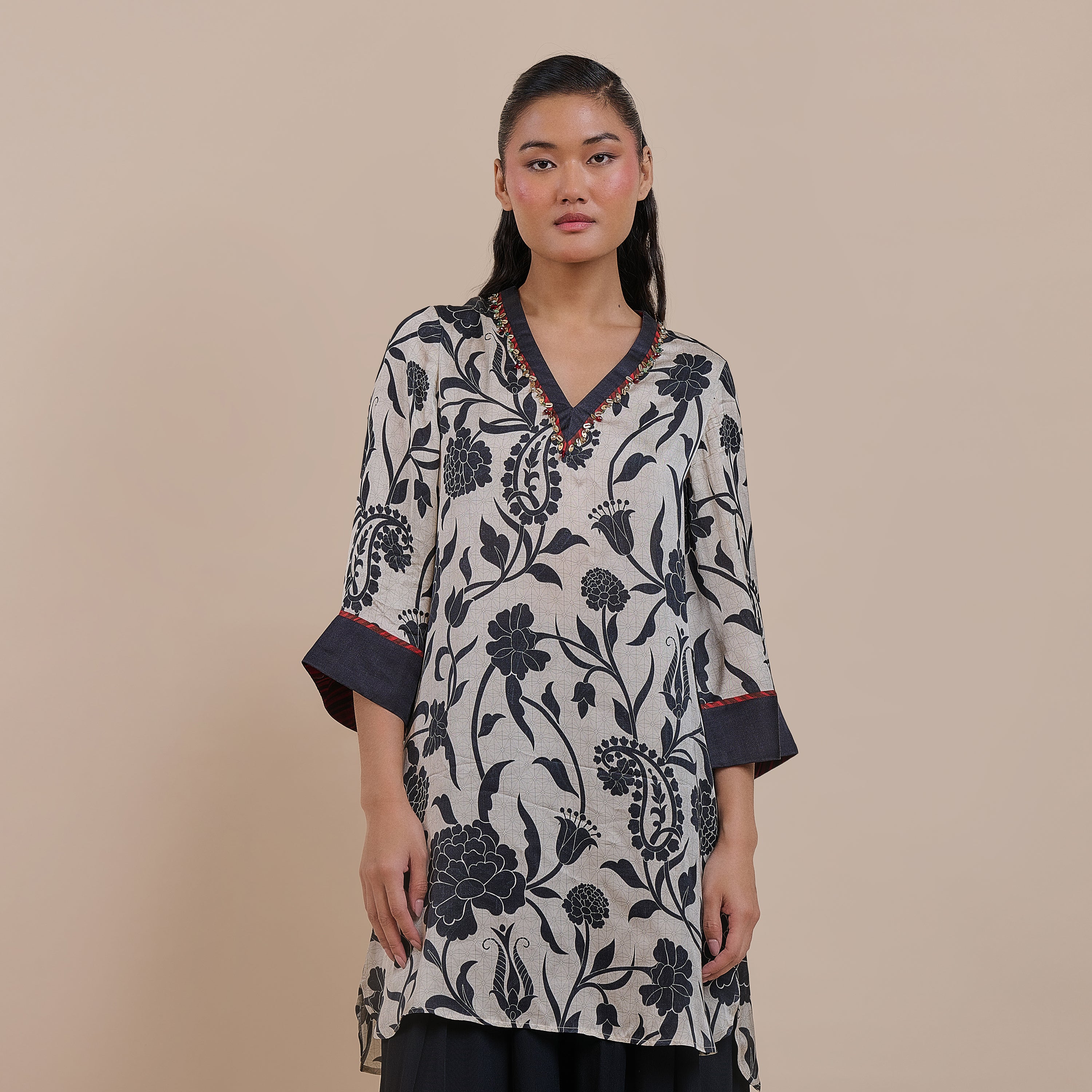 Crème Ivory - Noir Tunic | ATTH