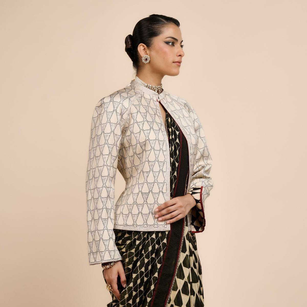 IVORY PRINTED REVERSIBE IKA JACKET | FESTIVE EDIT