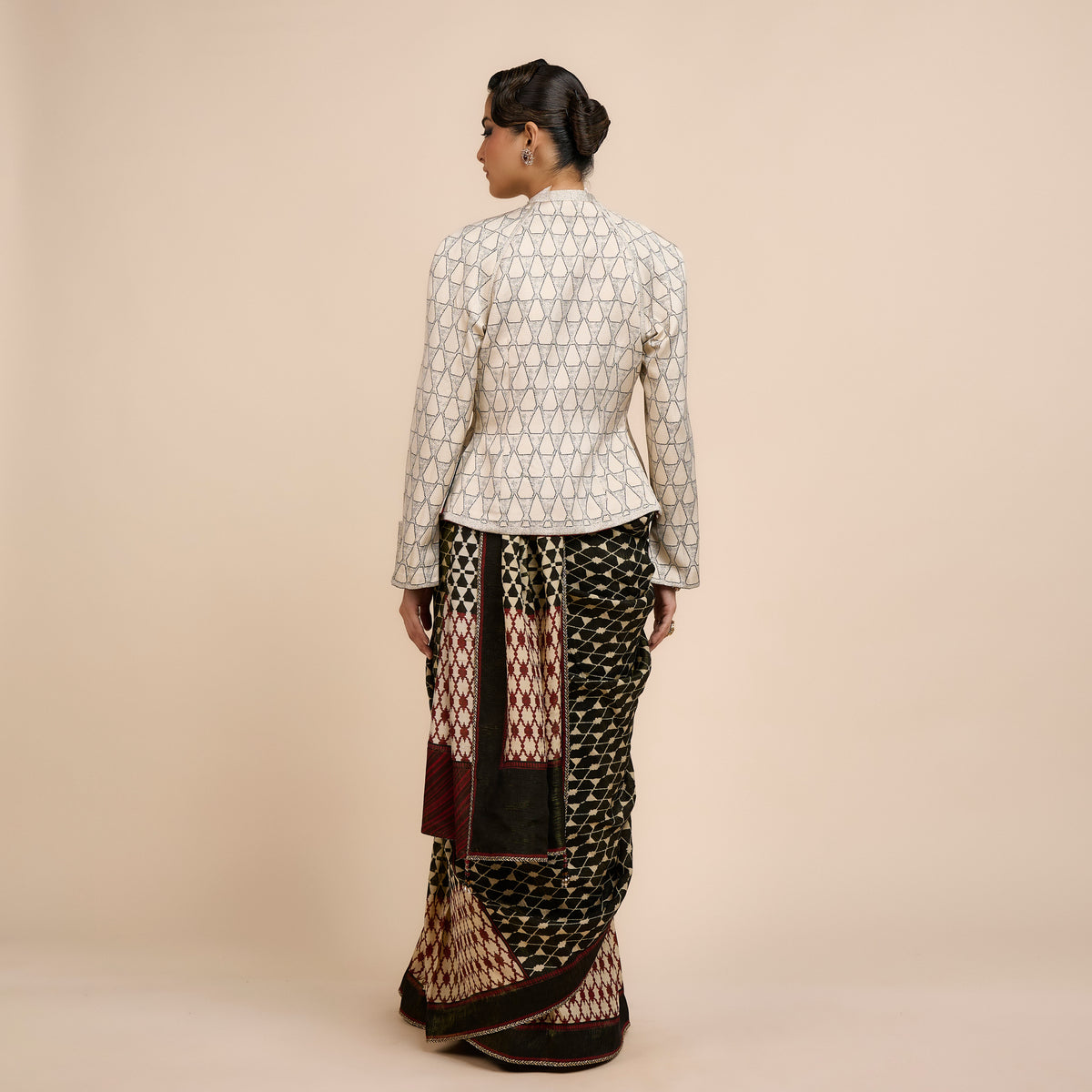 IVORY PRINTED REVERSIBE IKA JACKET | FESTIVE EDIT