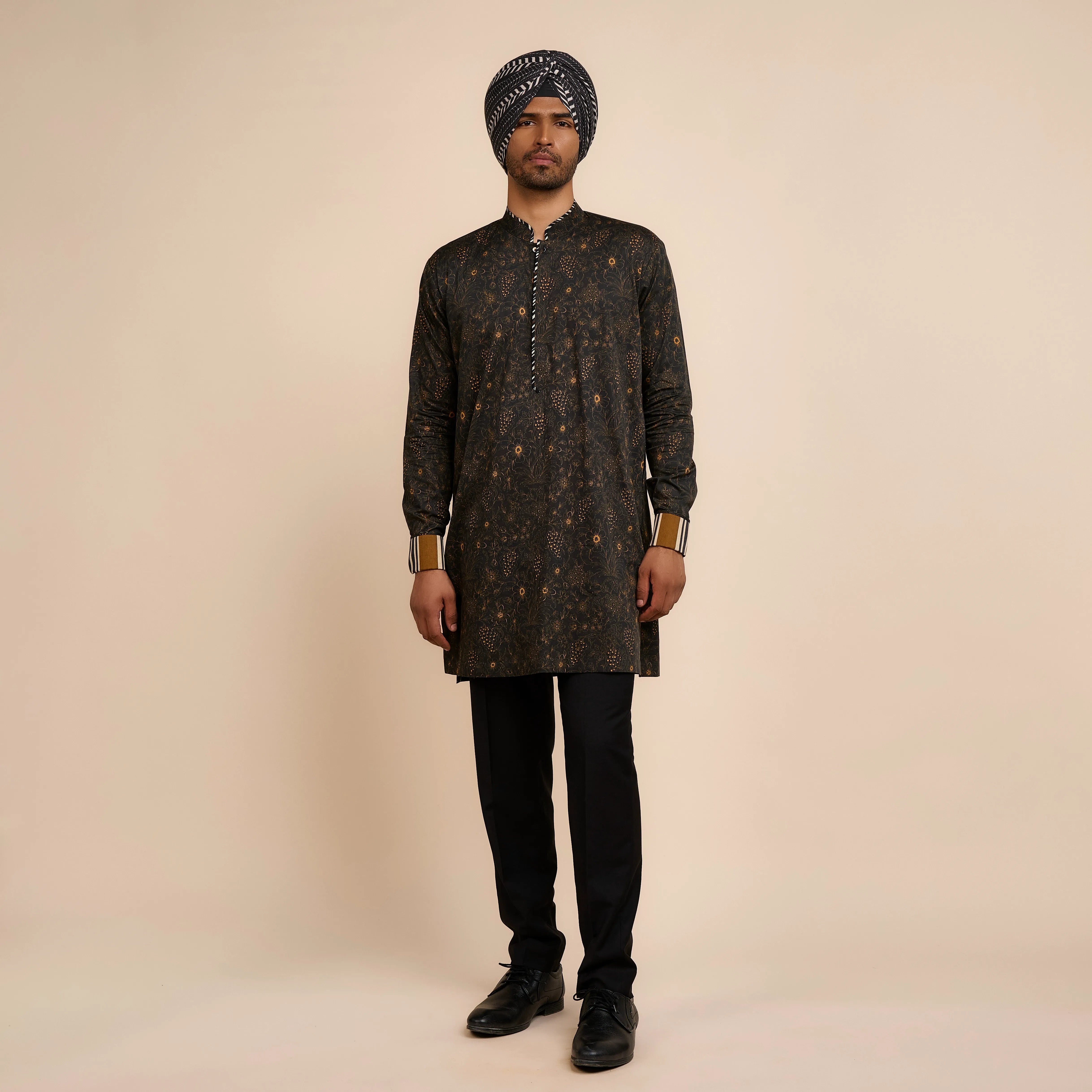 Noir Floral Printed Kurta | Nau