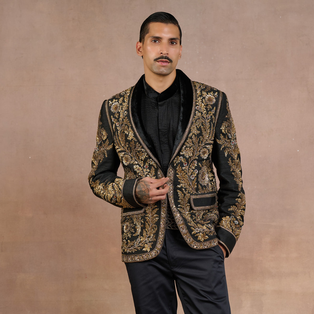 Noir Gold Tuxedo | Siddi