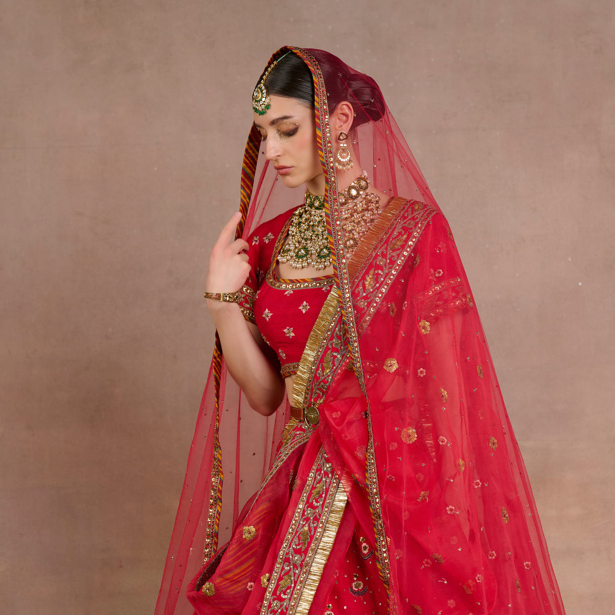 Rust Red Veil | Siddi