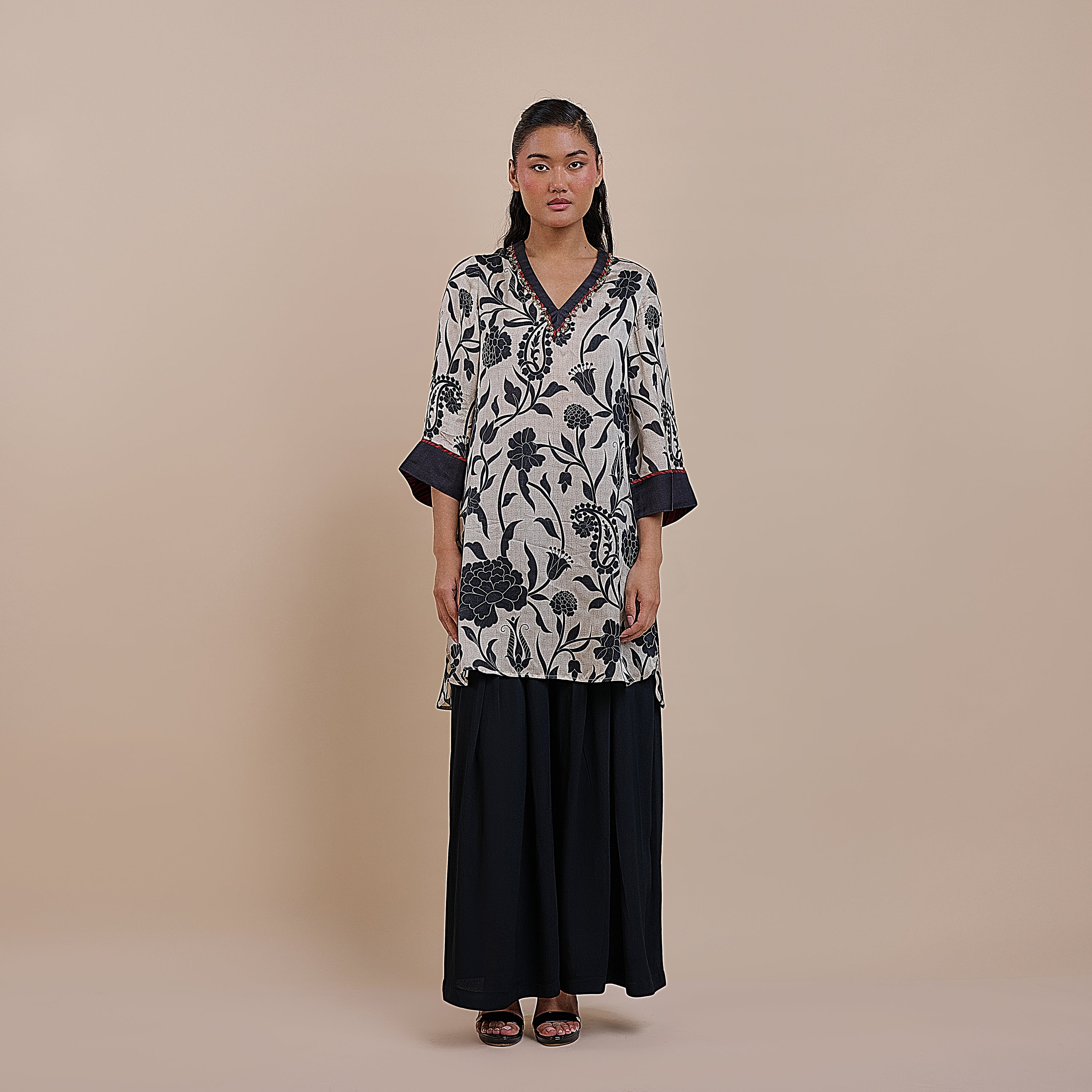 Crème Ivory - Noir Tunic | ATTH