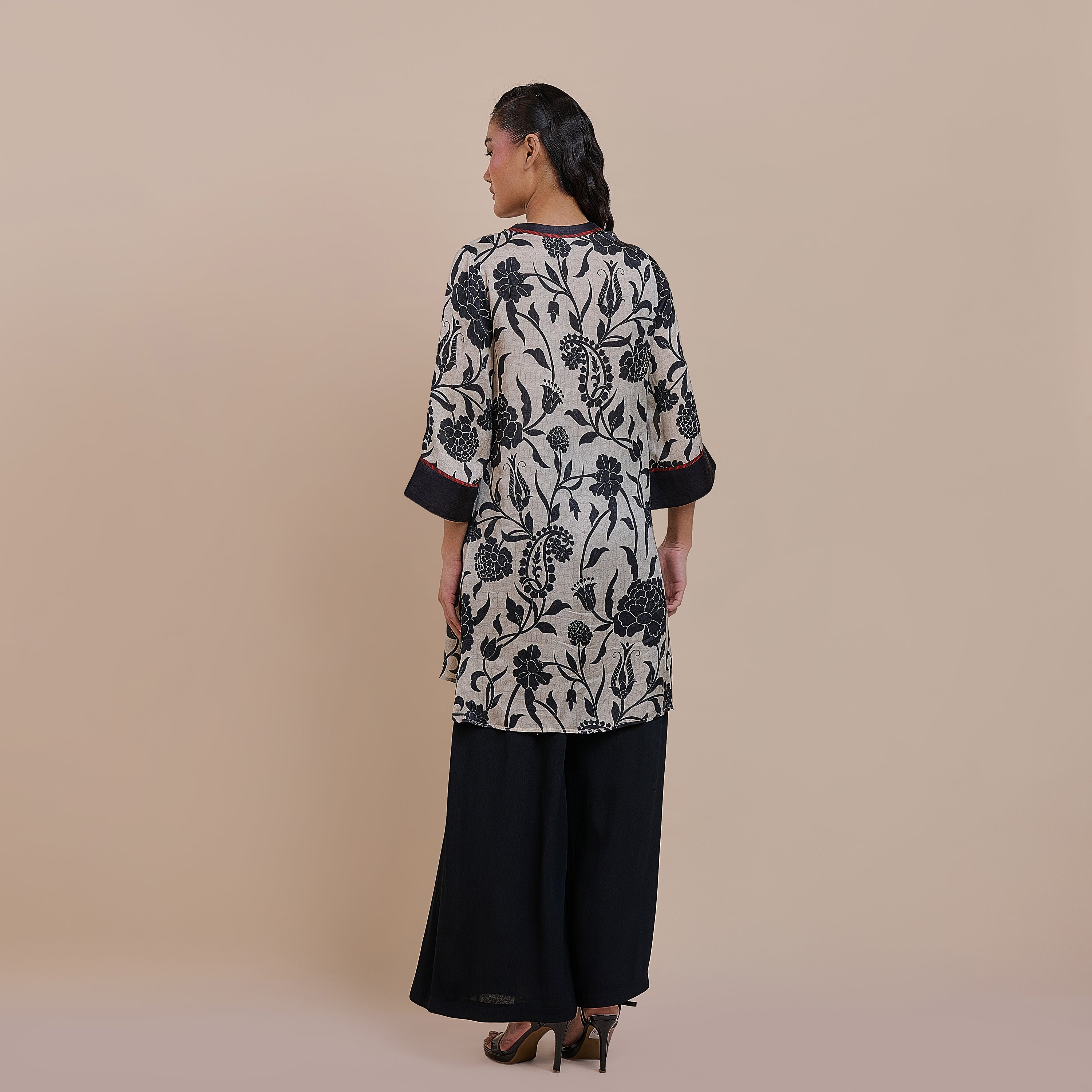 Crème Ivory - Noir Tunic | ATTH