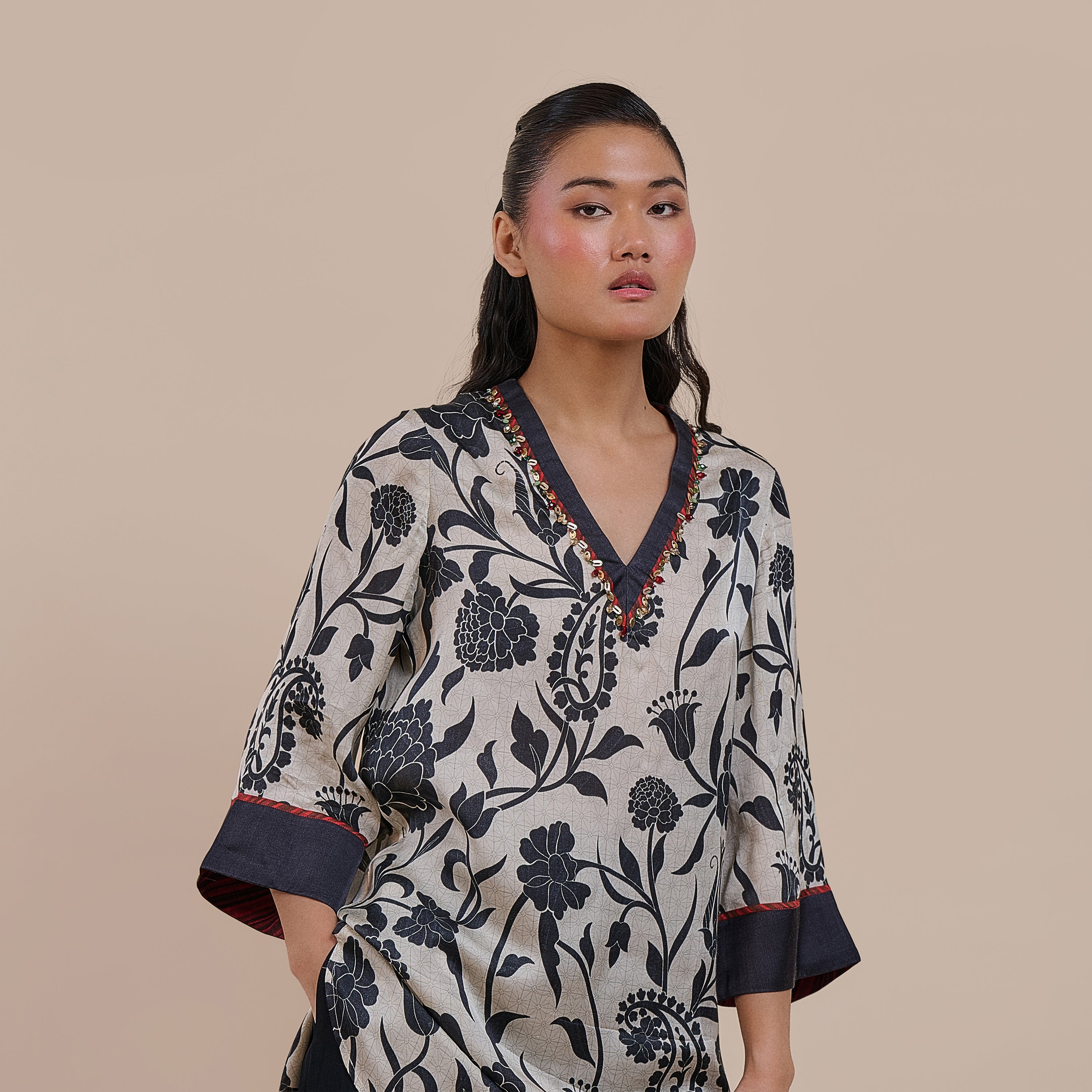 Crème Ivory - Noir Tunic | ATTH