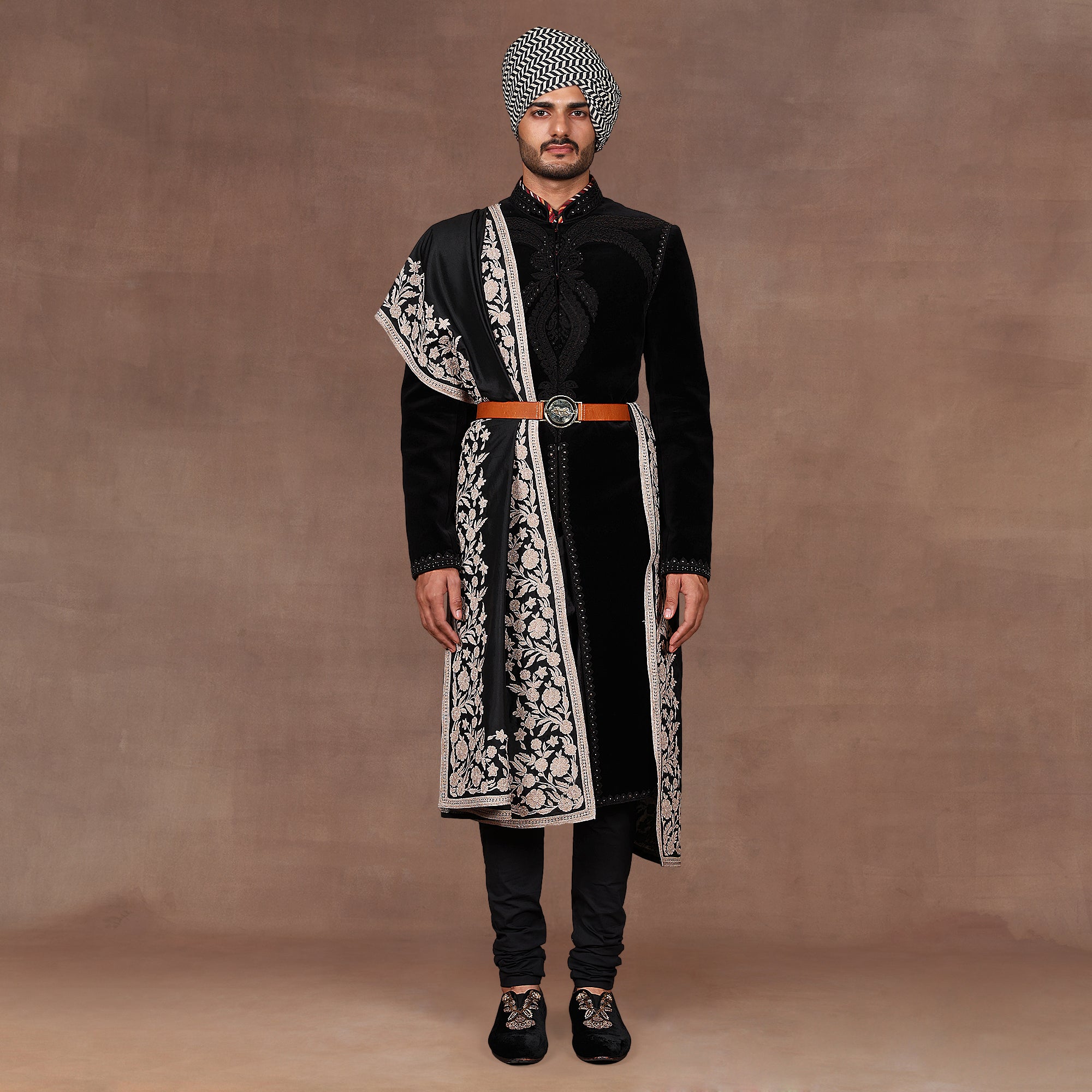 Noir - Ivory Stole | EAST